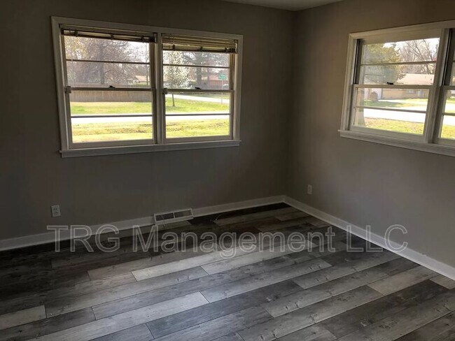 Foto del edificio - 459 S Maybelle St