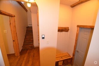Building Photo - 471 High Point Dr
