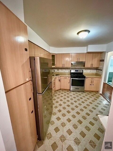 Foto del edificio - 164-48 84 Avenue - Unit 2