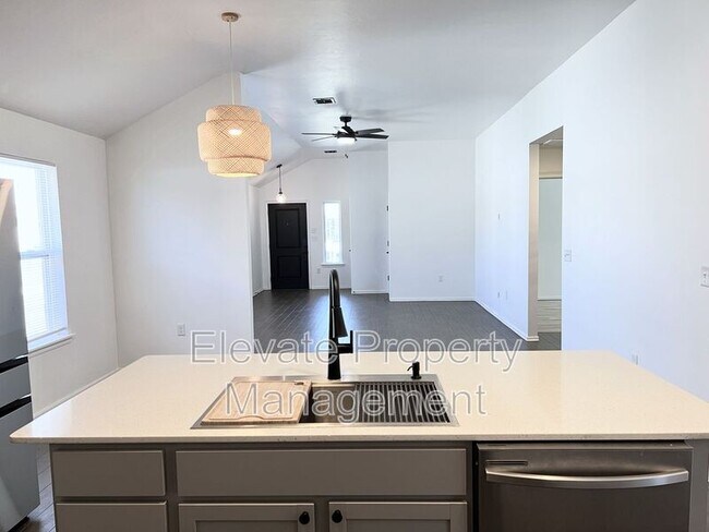 Foto del edificio - 4613 Crystal Hill Dr