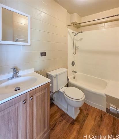 Foto del edificio - 526 N School St