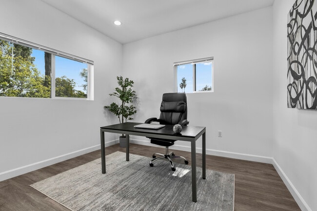 Foto del edificio - 14727 Friar St