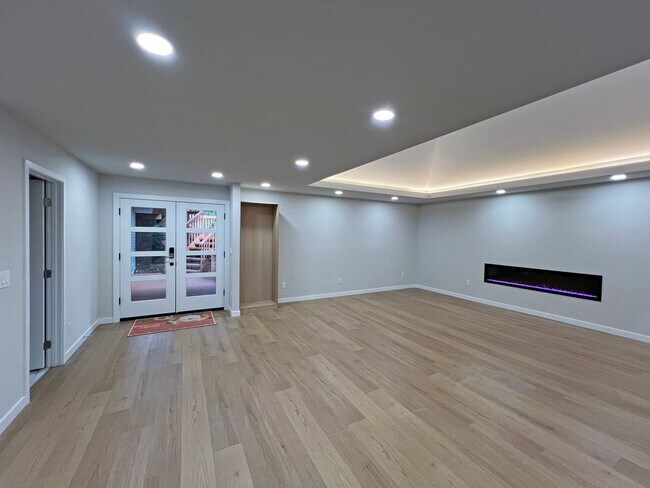 Building Photo - Freshly Remodeled 5BR Home in Prime Bellevue Enatai