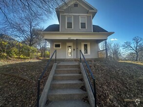 Building Photo - 1120 Messanie St