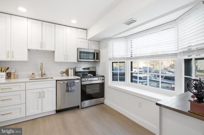 Foto del edificio - 6449 Birch Leaf Ct