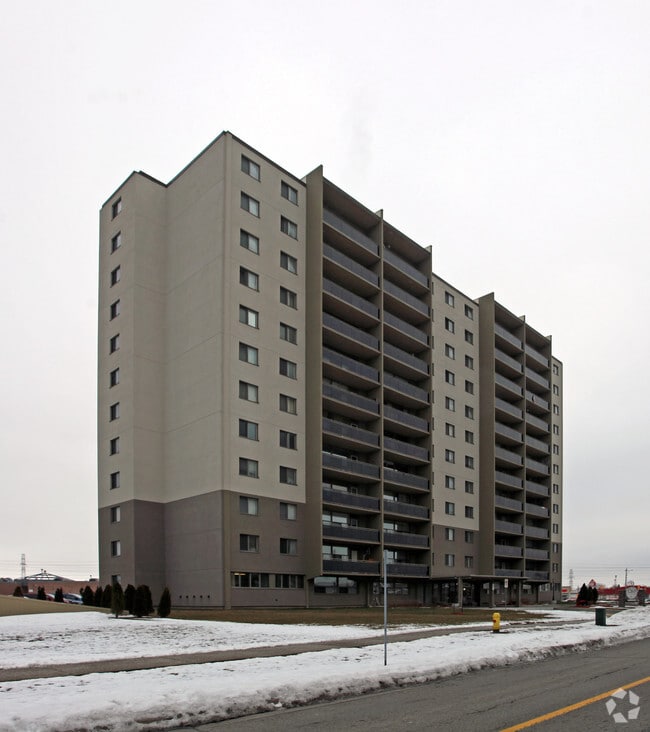 Building Photo - The Heartland
