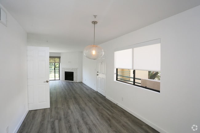 2BR, 2BA-Dining Room - Cynthia Gardens