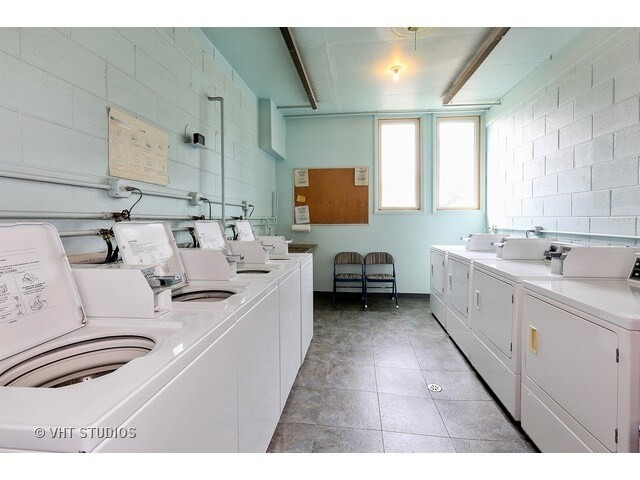 Foto del edificio - 5975 N Odell Ave