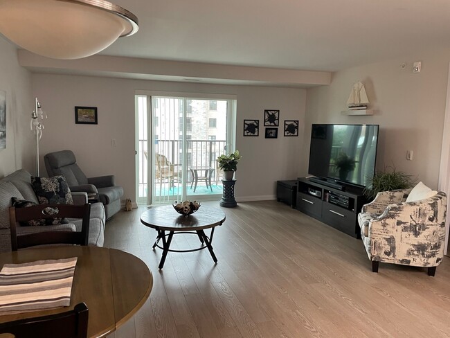 Building Photo - 778-778 Laurelwood Dr