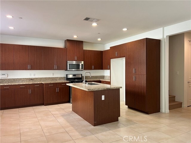 Building Photo - 905 N Purple Sage Dr