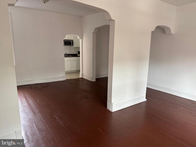 Foto del edificio - 5441 Chancellor St