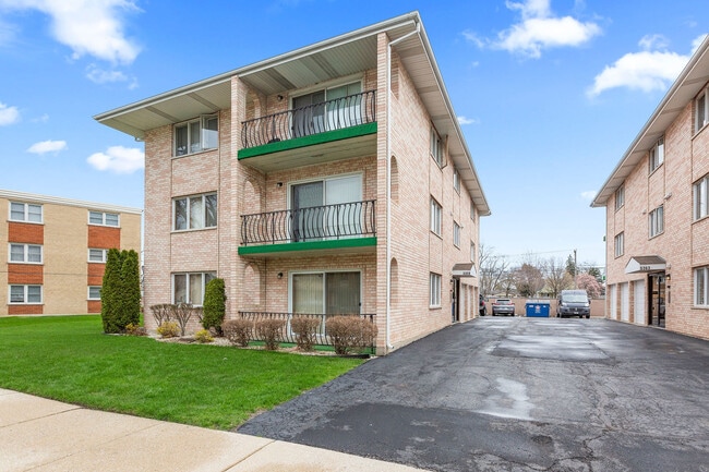 Building Photo - 5359 Edison Ave