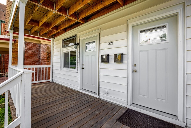 Common door to enter the building - 5125 Carthage Ave