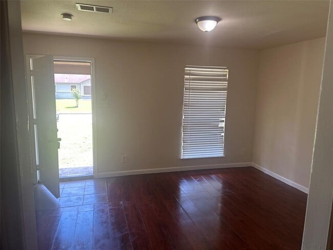Building Photo - 4115 Dacca Dr
