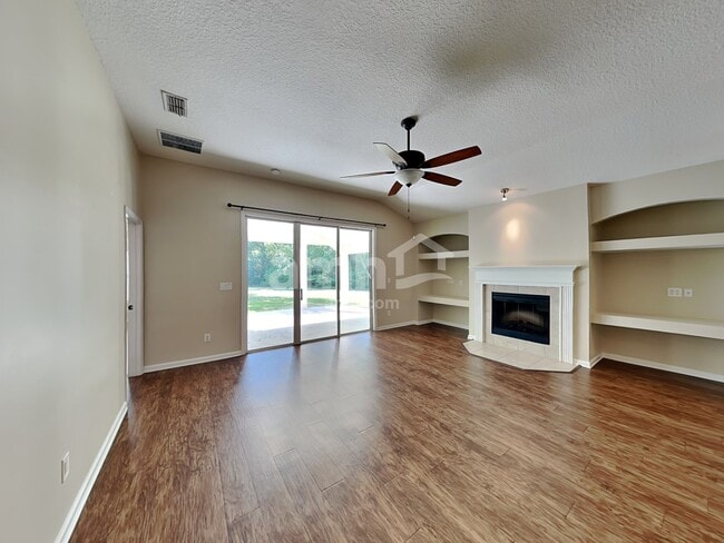 Building Photo - 1173 Carmona Place