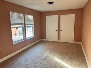 Building Photo - 12239 W Village Dr