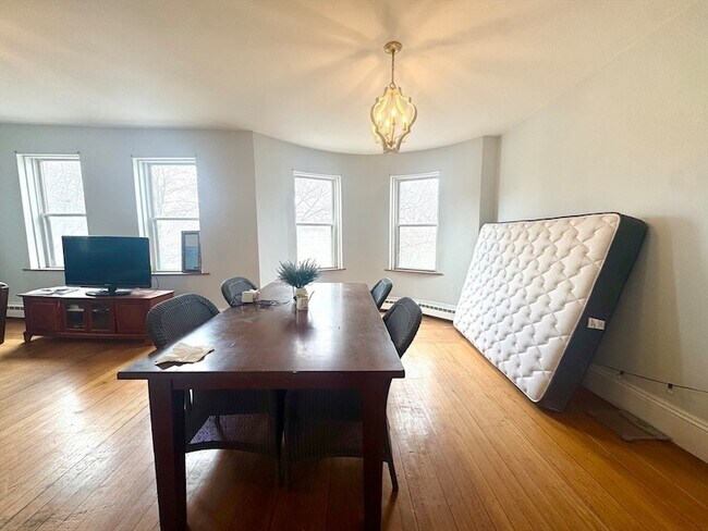 Foto del edificio - 260 Aspinwall Ave