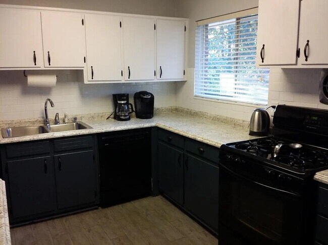 Foto del edificio - 3668 Sexton Woods Dr