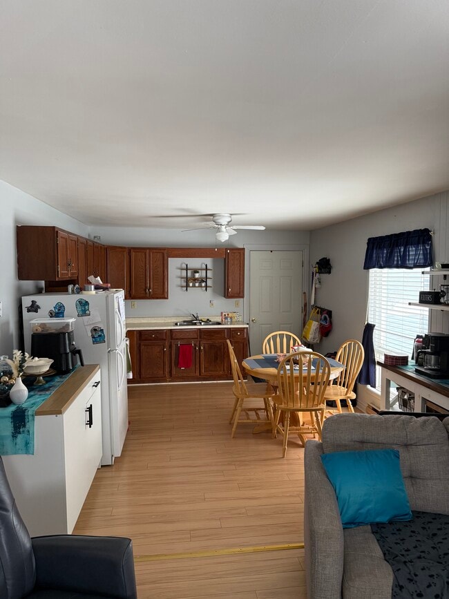 Building Photo - 11 Poyntz St