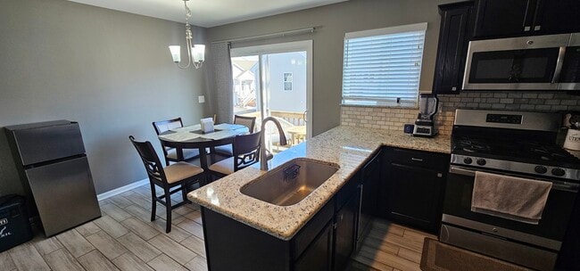 Building Photo - 1125 Alta Vista Dr