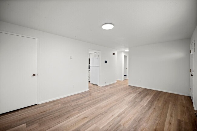 Building Photo - Great Location! - 3 Bedroom Valley Home!