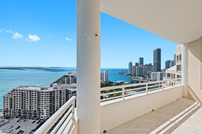 Foto del edificio - 888 Brickell Key Dr