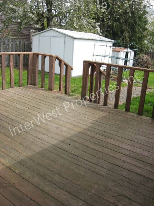 Building Photo - Ranch-Style Home in Beaverton with Fenced ...