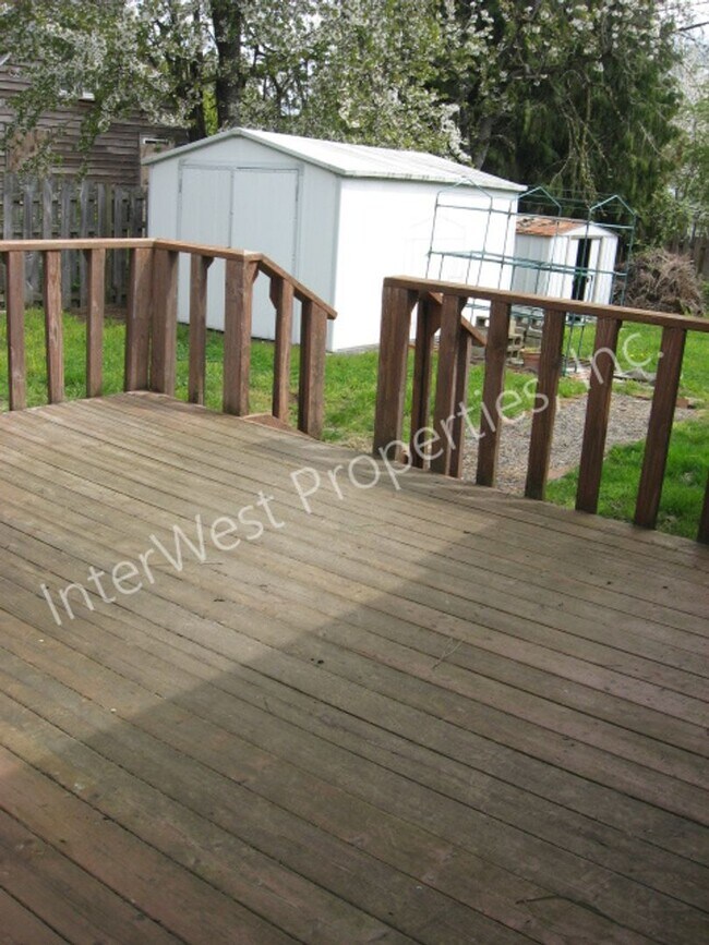 Foto del edificio - Ranch-Style Home in Beaverton with Fenced ...