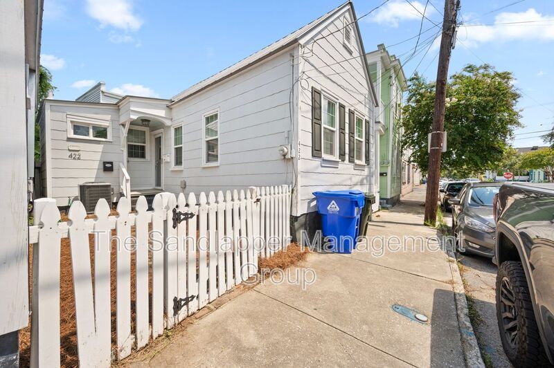 Primary Photo - 422 Race St