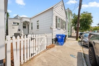 Building Photo - 422 Race St