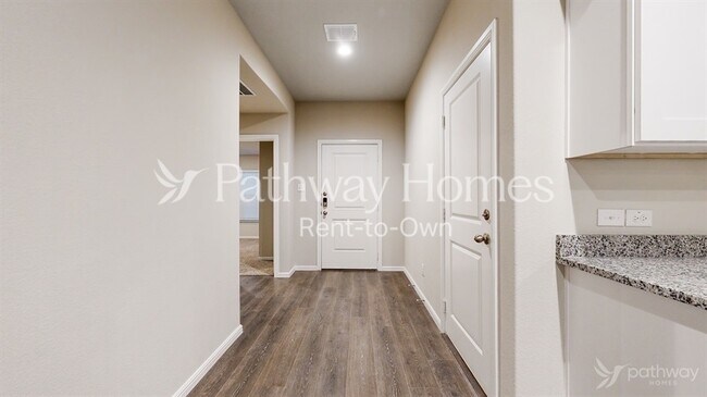 Building Photo - 1600 Vandemere Ct