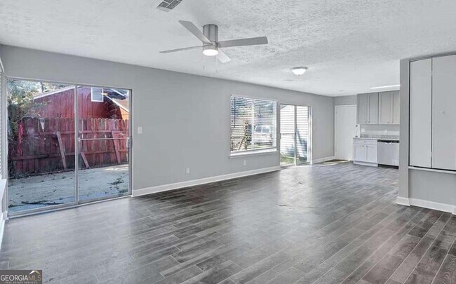 Foto del edificio - 3150 Cadiz Cir