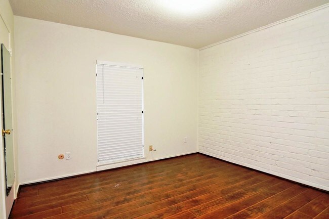Foto del edificio - 7447 Cook Rd