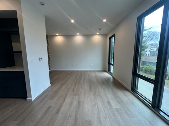 Foto del edificio - 500 Merritt Ave