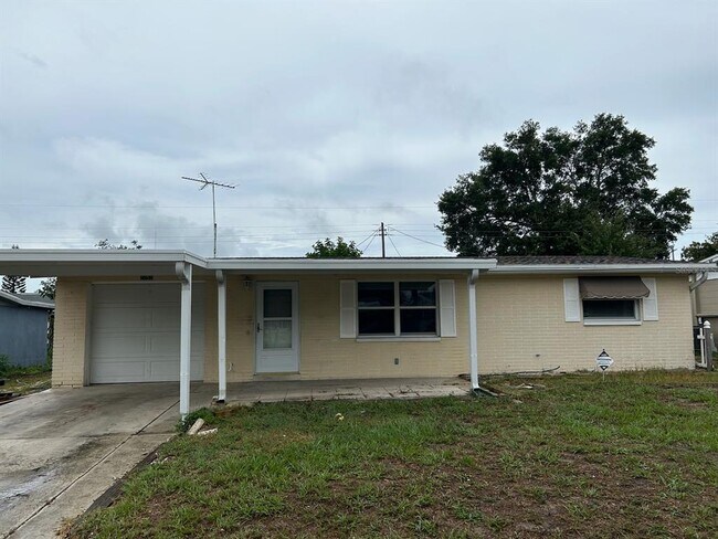 Building Photo - 2051 Hess Dr