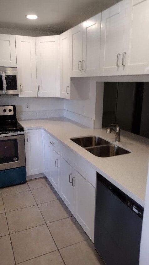 Foto principal - 1151 NE 210th Terrace