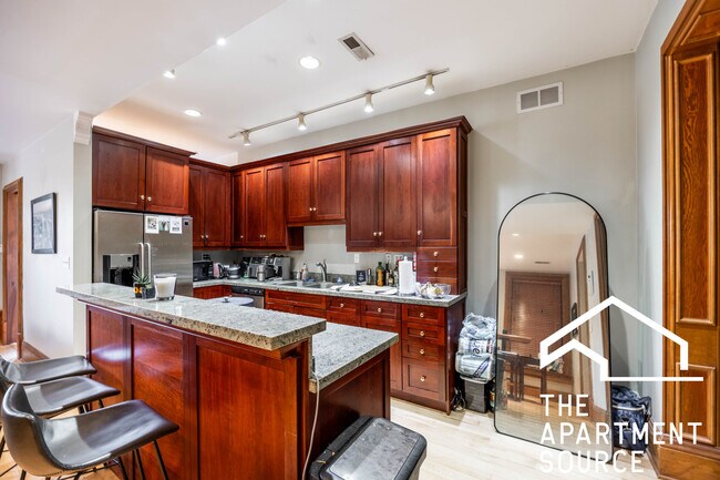 Foto del edificio - 2052 N Cleveland Ave