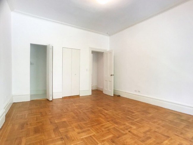 Foto del edificio - 302 W 102nd St
