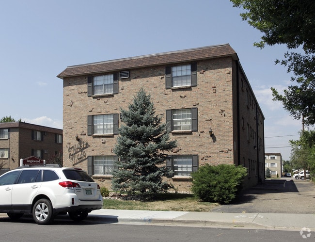 Building Photo - Knollwood and Tanglewood Apartments