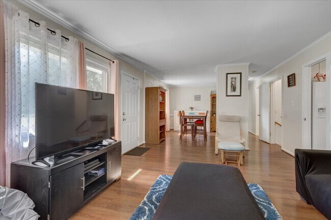 Foto del edificio - 102A White Oak Dr