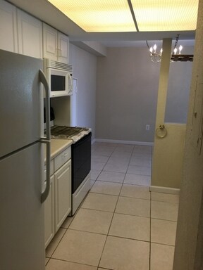 Building Photo - 1175 Paseo del Mar