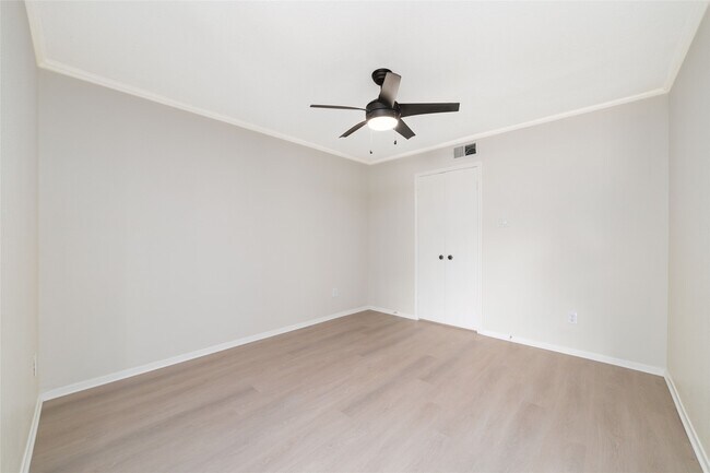 Foto del edificio - 14345 Misty Meadow Ln