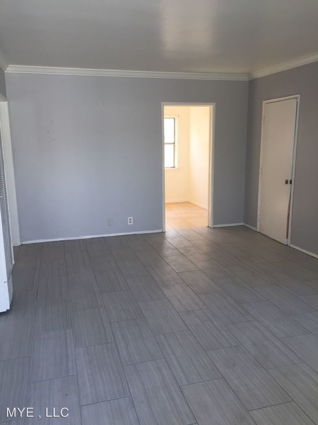 Building Photo - 1 br, 1 bath Apartment - 7834 Crocker St