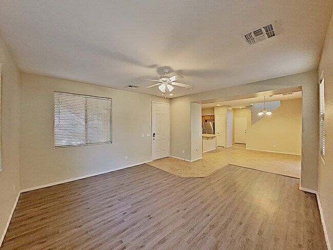 Building Photo - 3860 E Santa Fe Ln