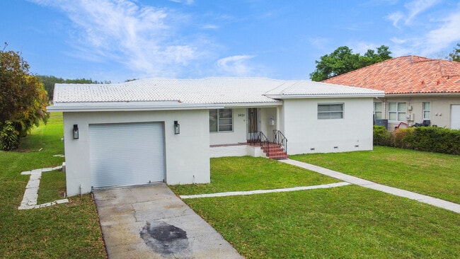 Building Photo - 1025 Hunting Lodge Dr