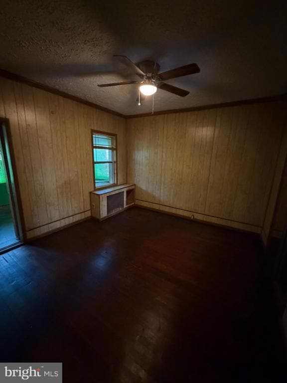 Building Photo - 1919 16th St SE