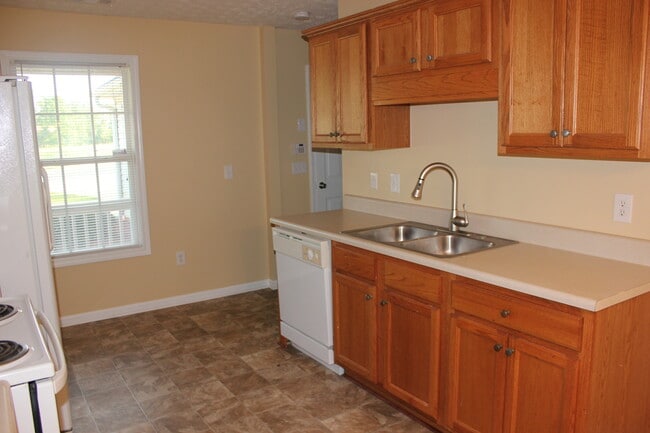 Foto del edificio - Beautiful Brick Front 3 Bedroom, 2 Bath Home with a 2 Car Garage.