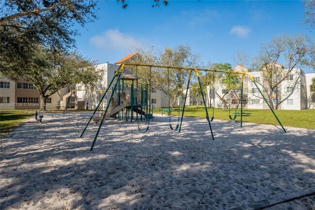 Foto del edificio - 6065 NW 186th St