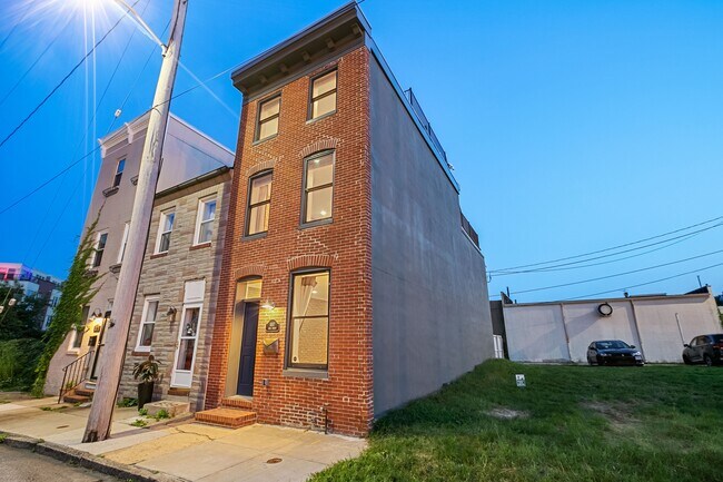 Building Photo - 1637 Cuba St