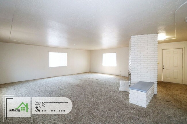 Building Photo - 1830 Rosaline Ave